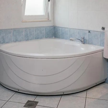 Milas * Zmijavci